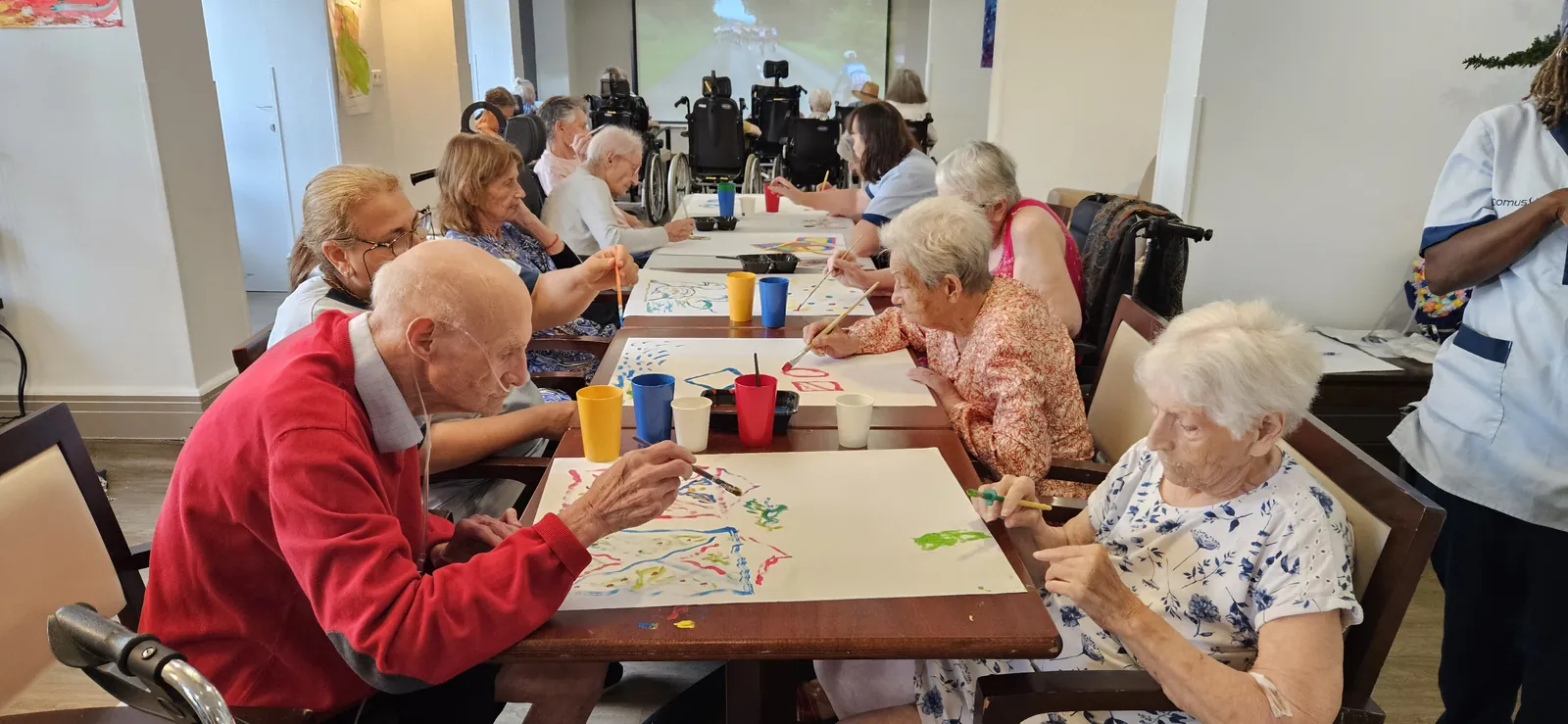 Un trio d'atelier pour des résidents enchantés