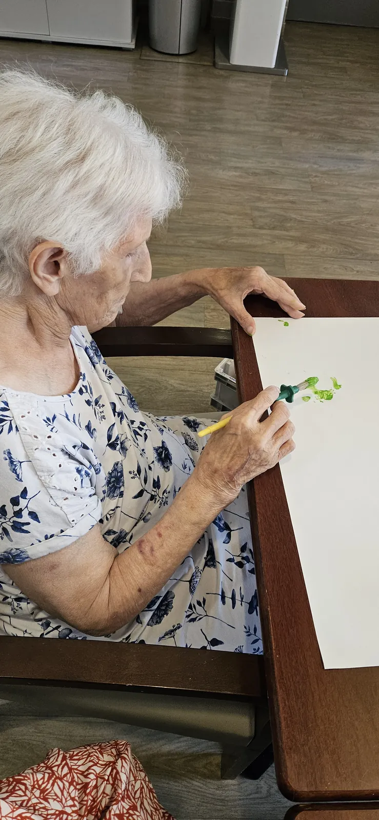 Un trio d'atelier pour des résidents enchantés