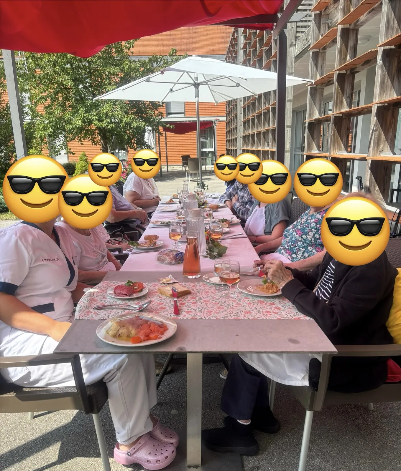 Repas convivial sur la terrasse de la résidence – Samedi 9 août 