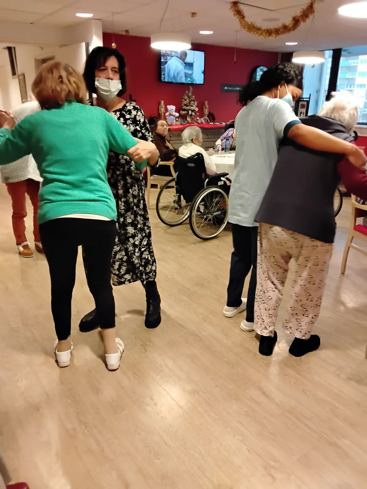 Atelier thérapeutique : Danse avec nos résidents