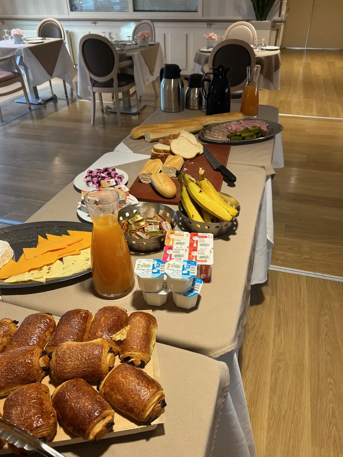 Petit déjeuner continental aux Terrasses de la Scarpe !