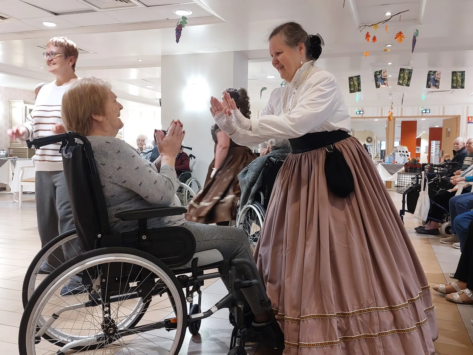 Le Beaujolais nouveau est arrivé - Danses historiques