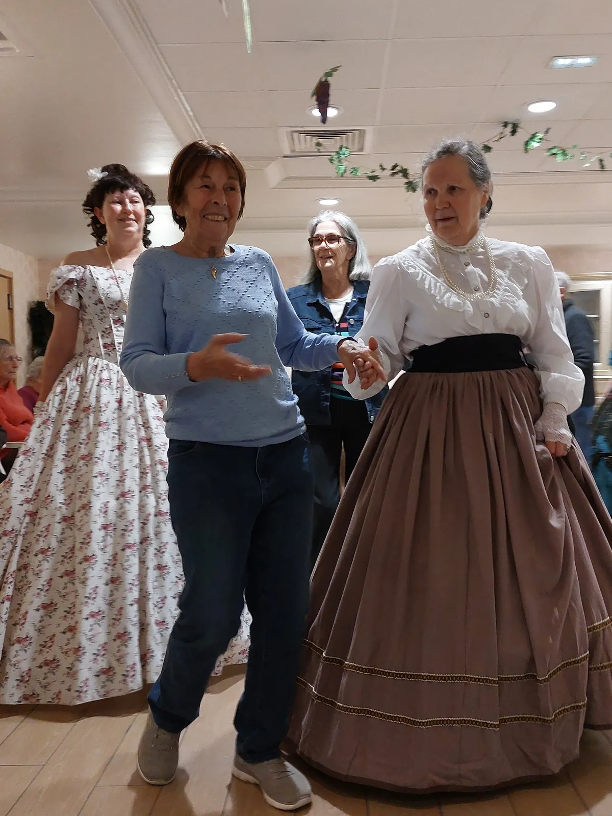 Le Beaujolais nouveau est arrivé - Danses historiques