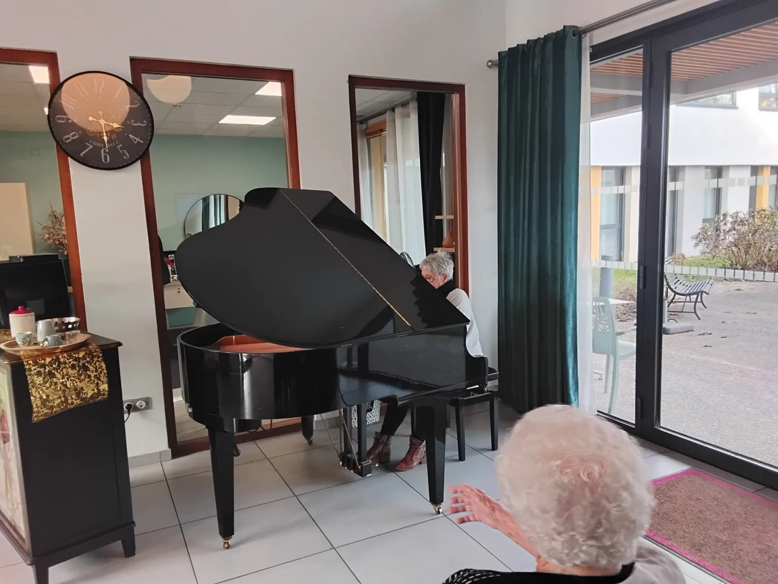Un bel après-midi musical au piano!