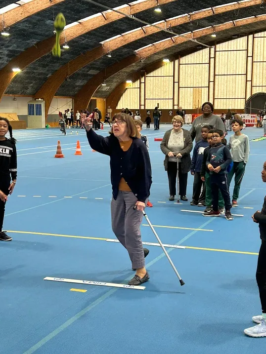 Bouger ensemble...avec les enfants du club d'athlétisme de la ville !