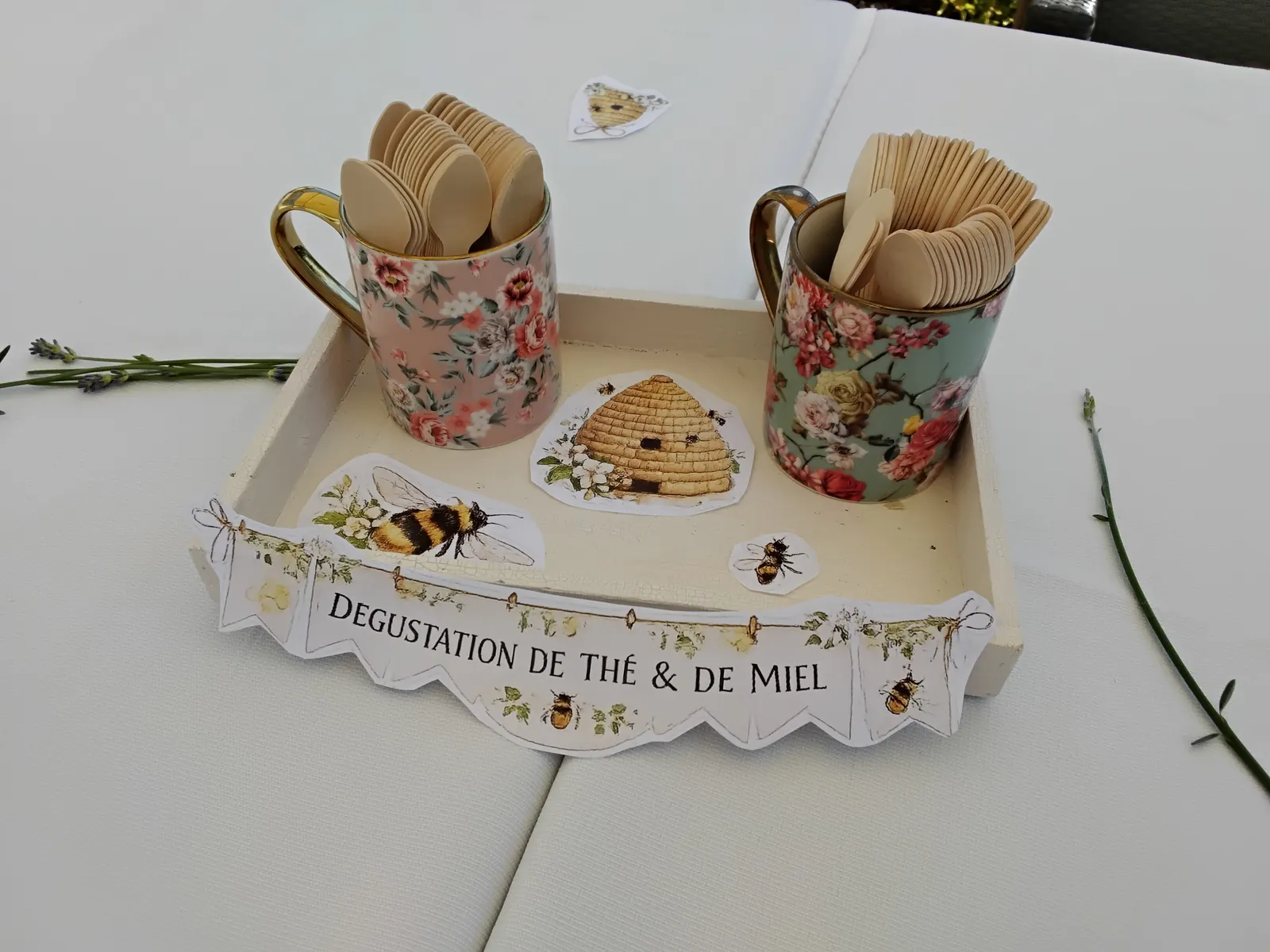 Thé et miel à l’honneur
