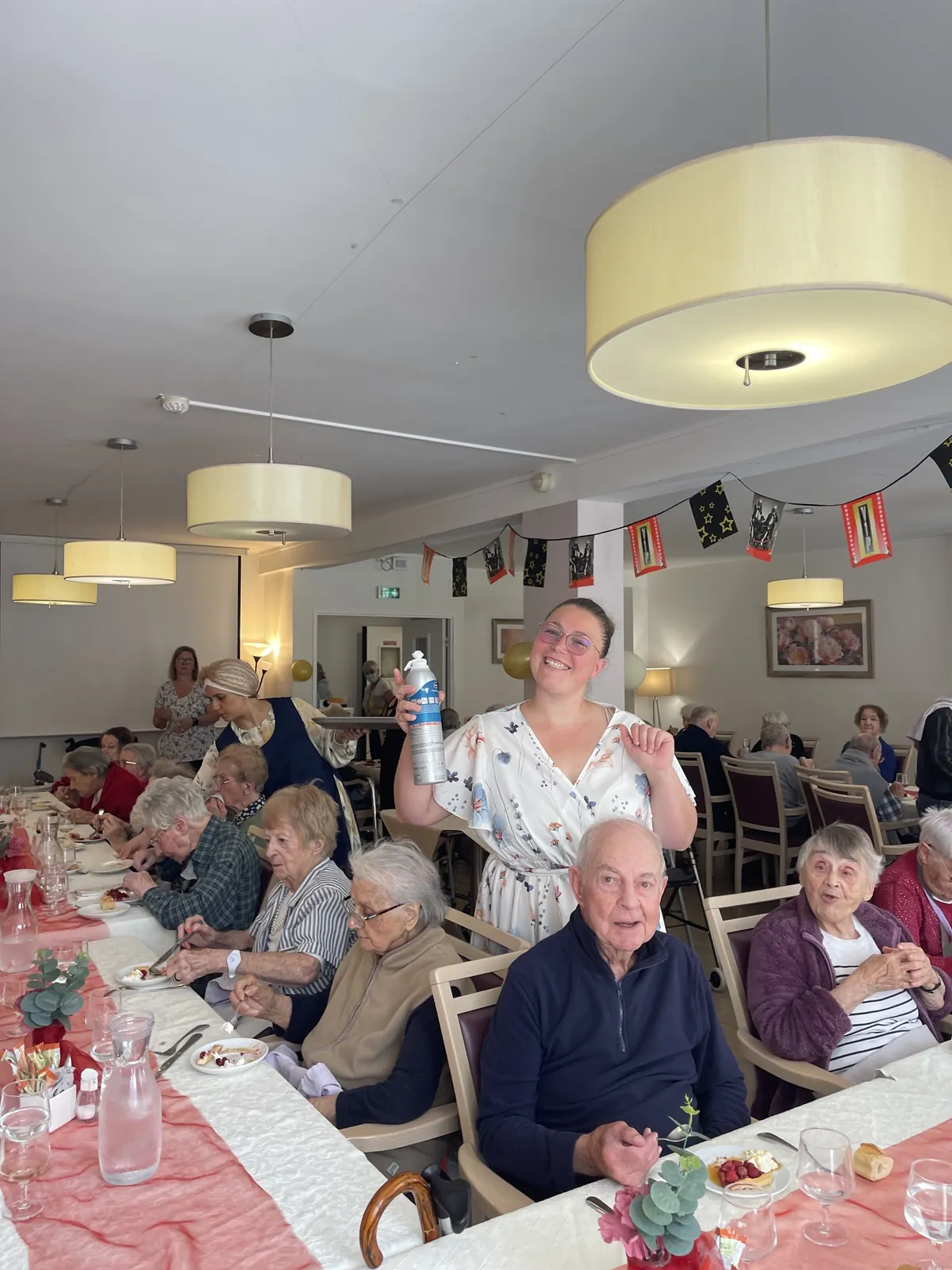 La résidence Les Hautes Futaies célèbre le Festival de Cannes lors d’un repas à thème