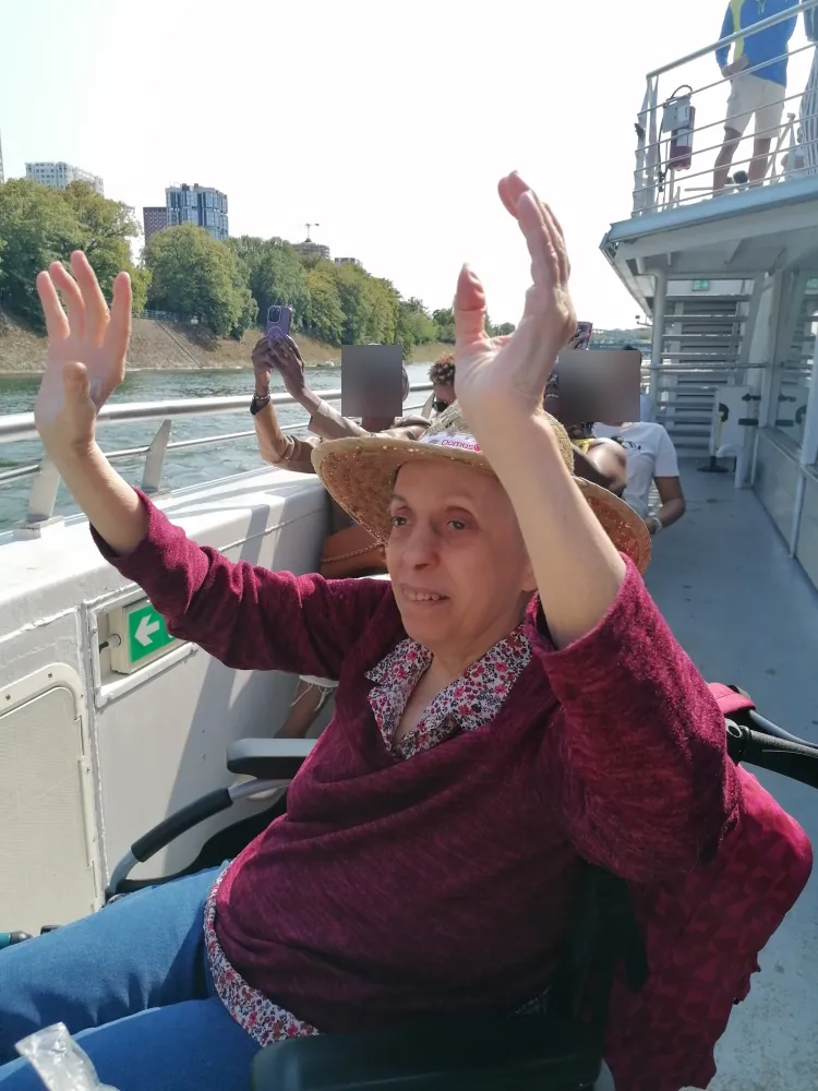 Promenade en bateau mouche pour les résidents de l'EHPAD d'Esbly 