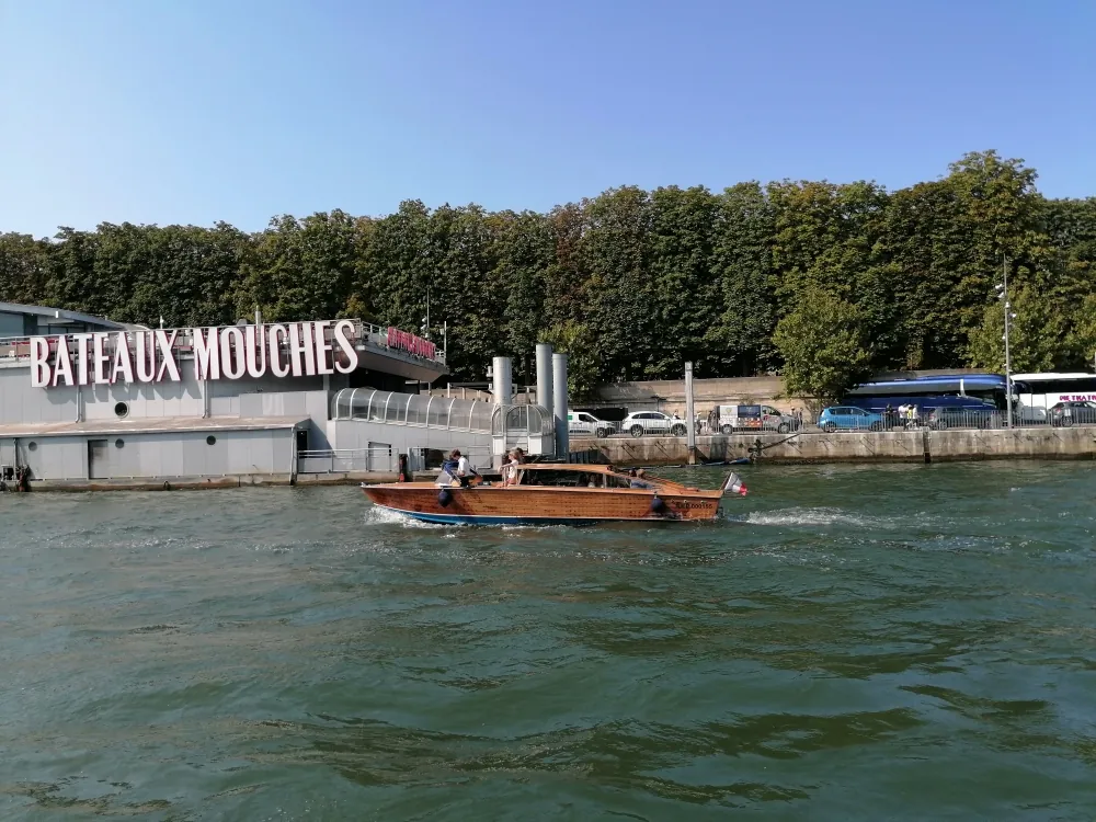 Promenade en bateau mouche pour les résidents de l'EHPAD d'Esbly 