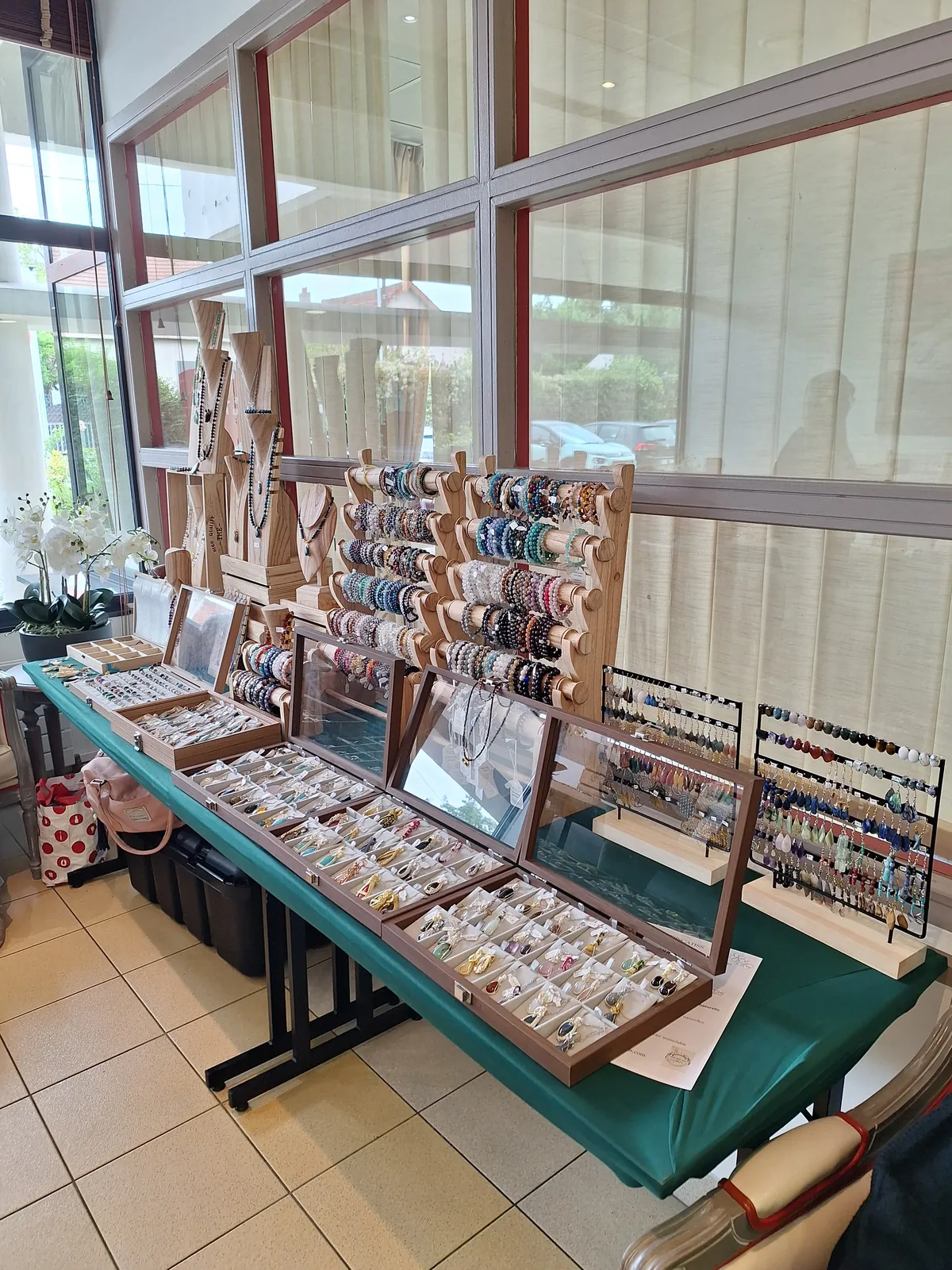 Exposition : artisanat de pierres semi-précieuses