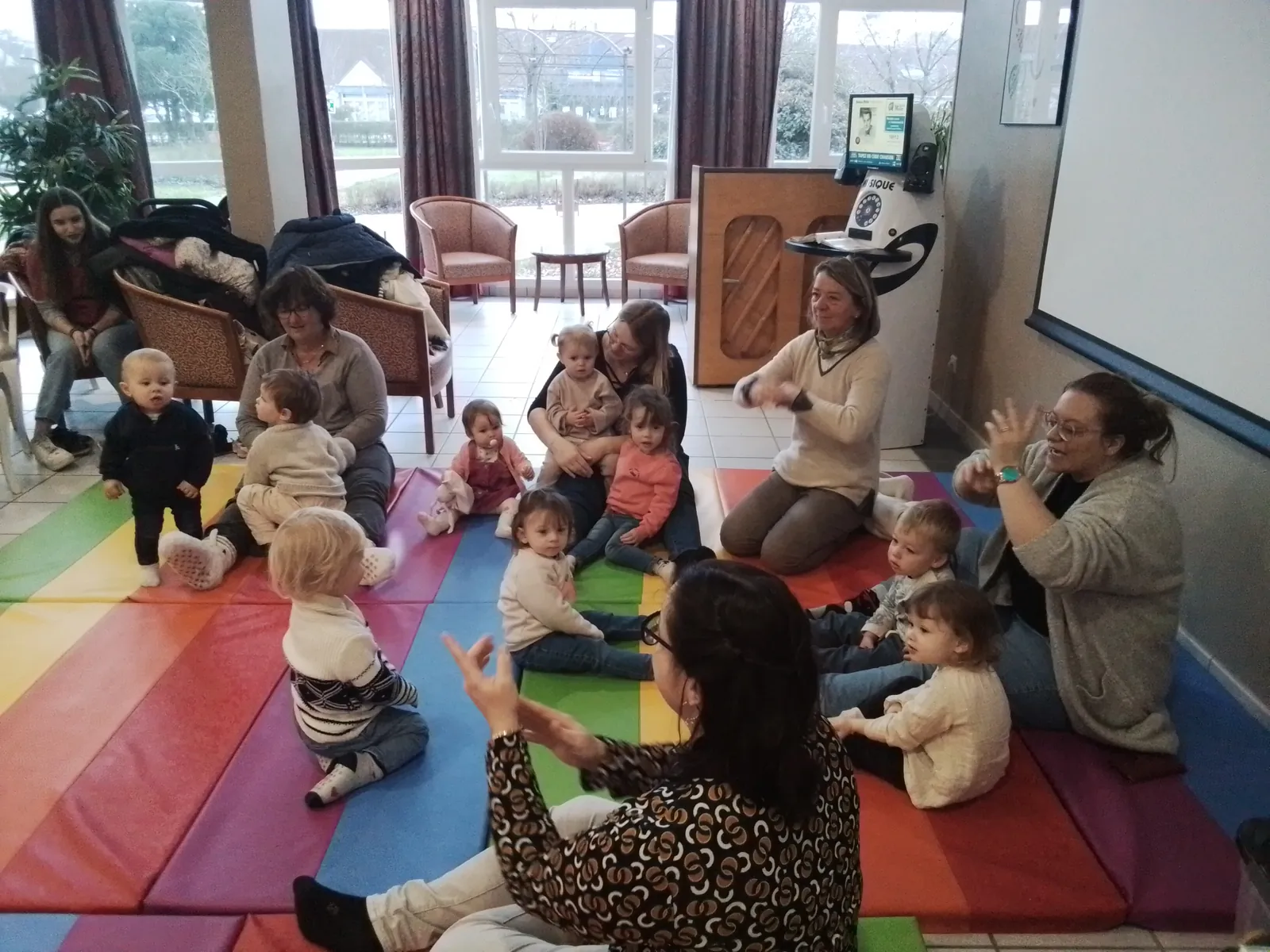 Accueil du relais petit enfance à la Fontaine Médicis ce lundi 22 janvier 2024