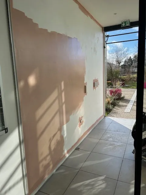 Travaux de peinture en cours à la résidence