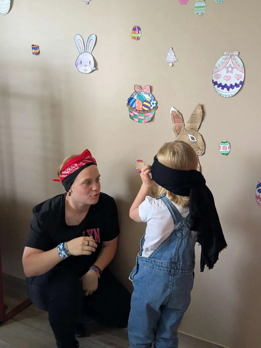 Projet Pâques de Vanessa "Chasse aux œufs pour les enfants du personnel et résidents" 