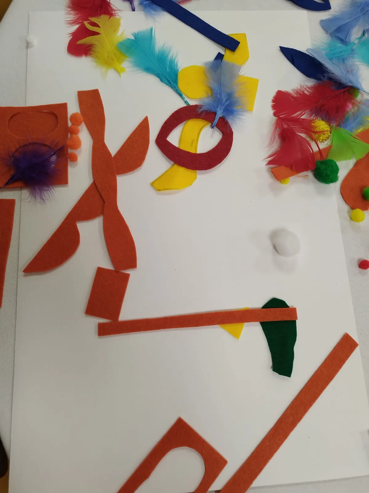 Médiation artistique : un doux voyage sensoriel avec Léonore, art thérapeute