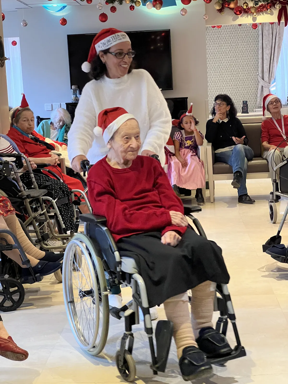 LE DÉFILÉ DES MARINES, DONNE LE TON A CETTE FIN D’ANNÉE 2023 QUI S’ANNONCE TRÈS FESTIVE !
