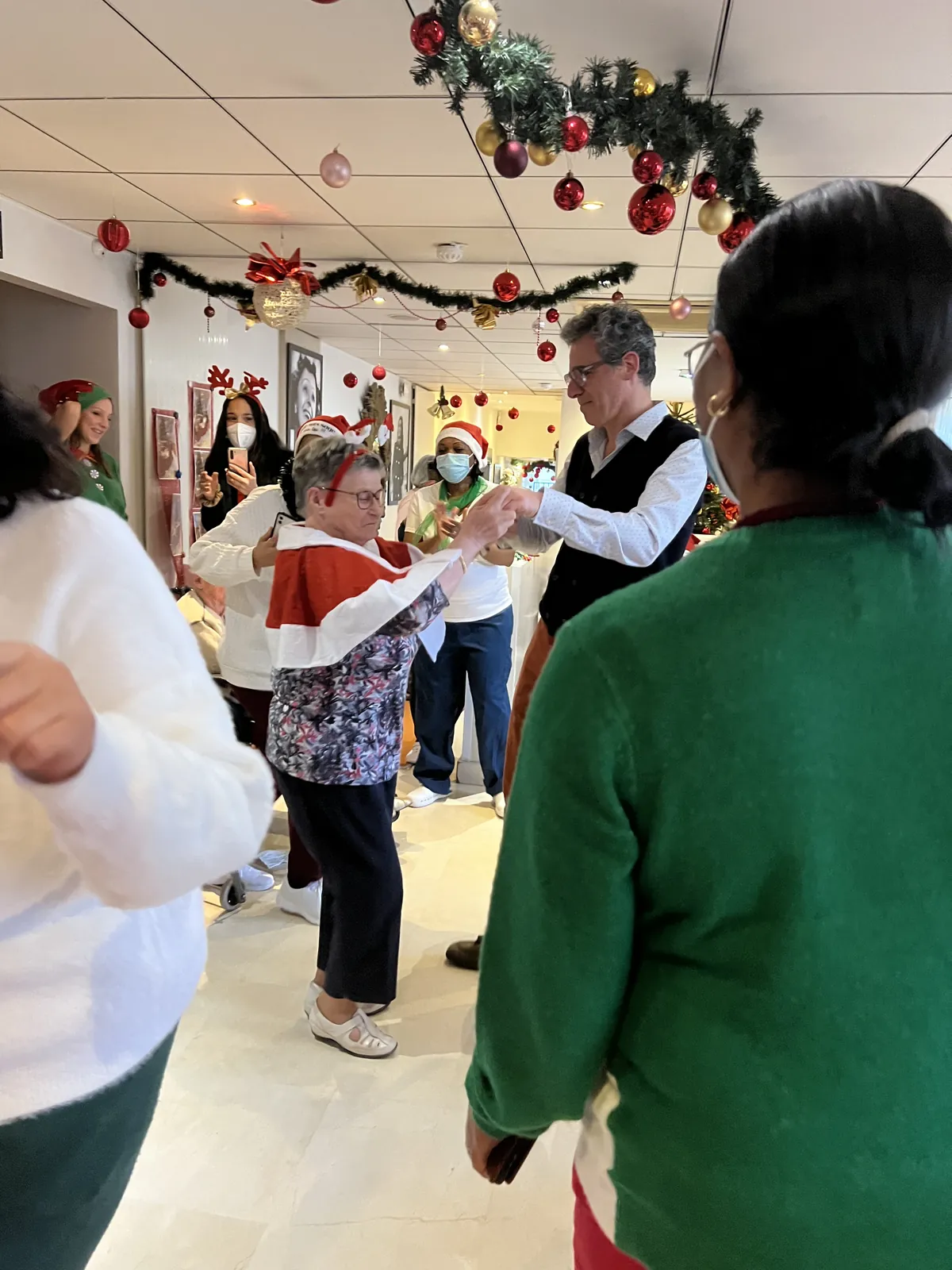 LE DÉFILÉ DES MARINES, DONNE LE TON A CETTE FIN D’ANNÉE 2023 QUI S’ANNONCE TRÈS FESTIVE !