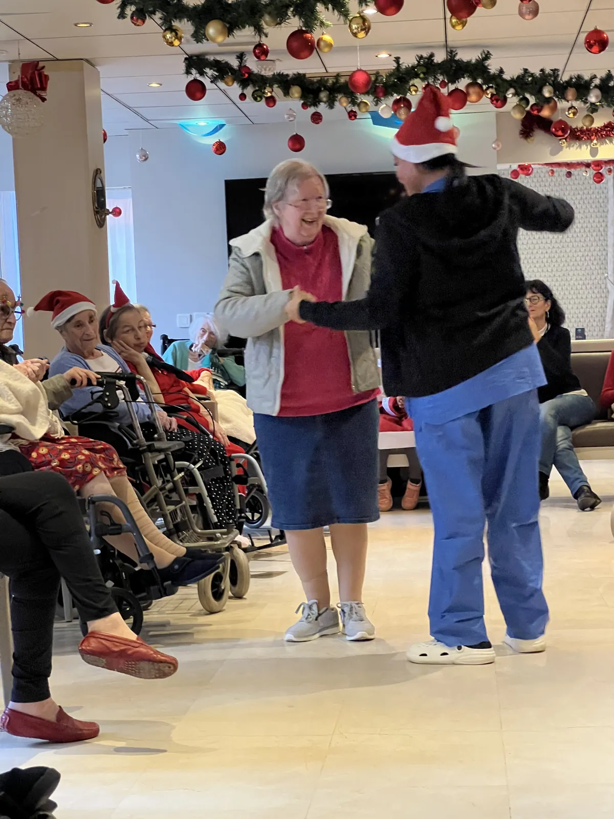 LE DÉFILÉ DES MARINES, DONNE LE TON A CETTE FIN D’ANNÉE 2023 QUI S’ANNONCE TRÈS FESTIVE !