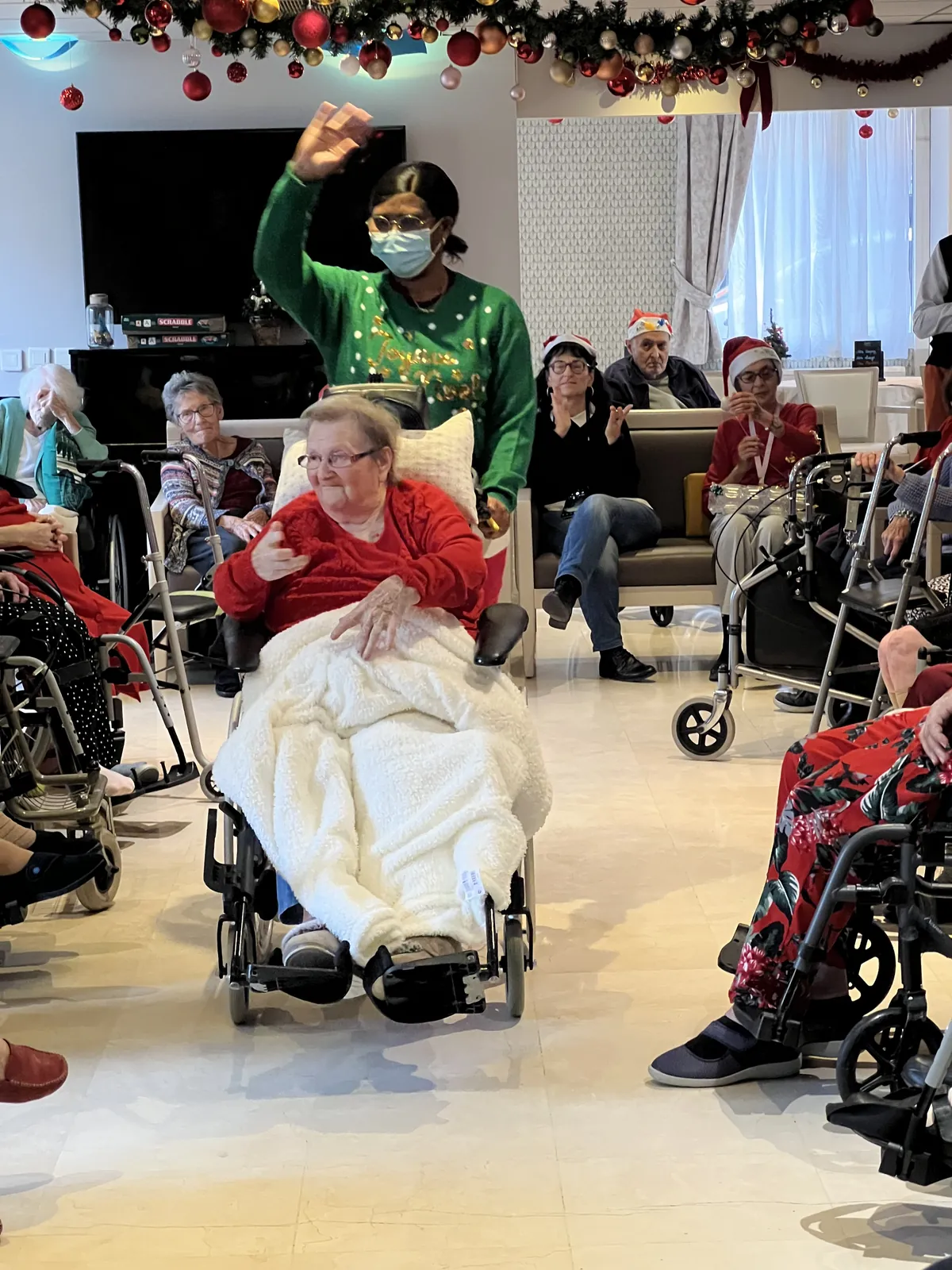 LE DÉFILÉ DES MARINES, DONNE LE TON A CETTE FIN D’ANNÉE 2023 QUI S’ANNONCE TRÈS FESTIVE !