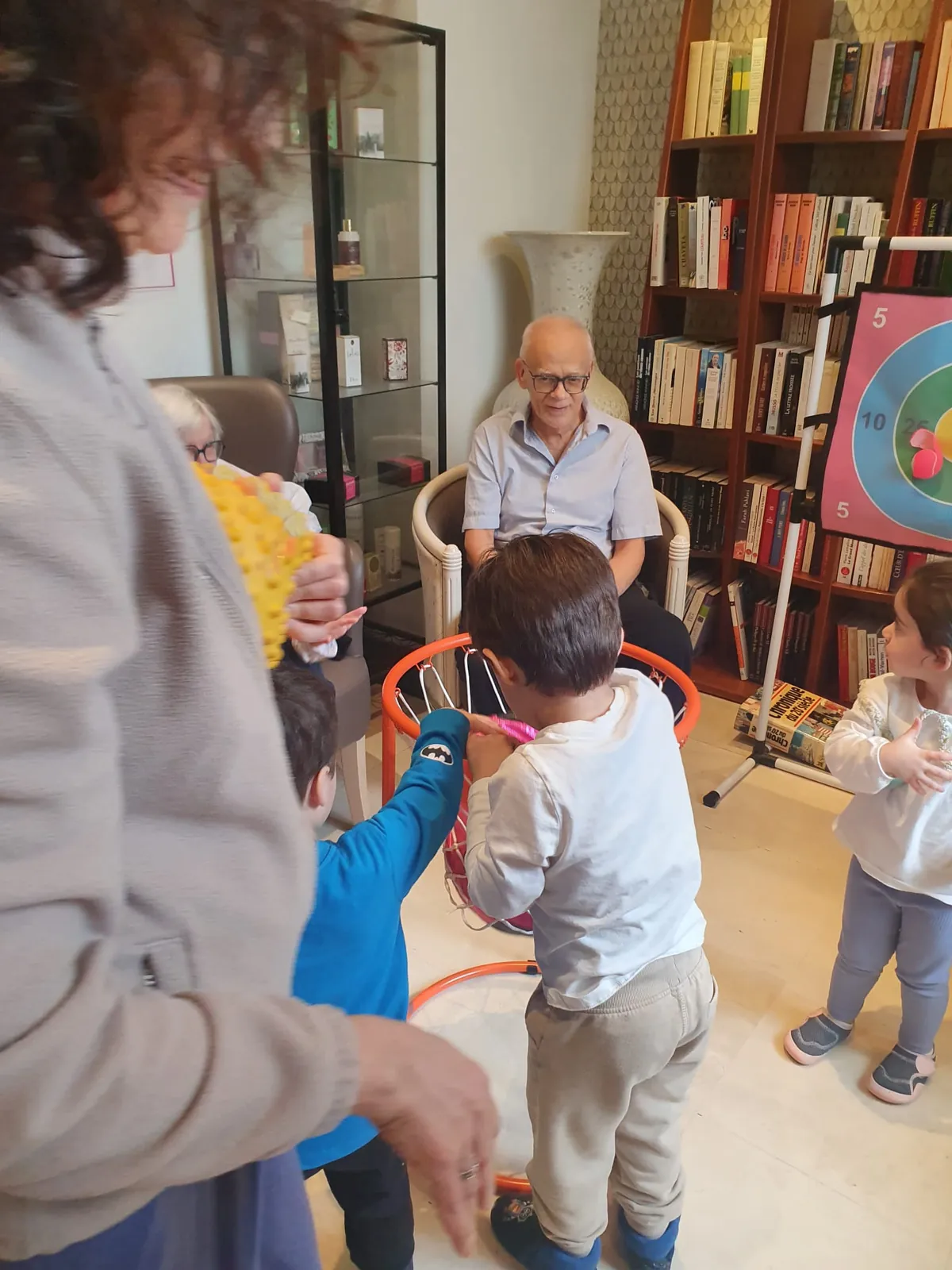 Rencontre intergénérationnelle avec les Petits Matelots,  une matinée pleine de joie à la résidence