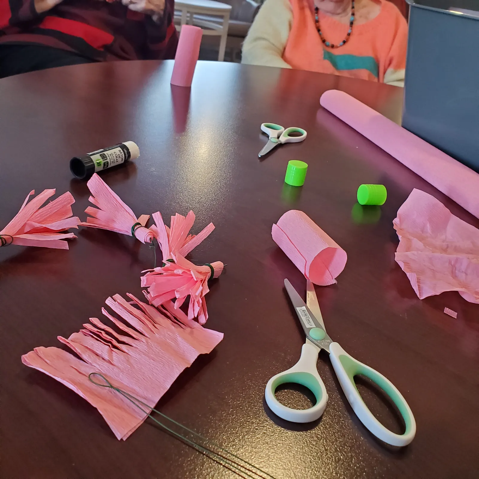 Atelier créatif fleurs en papier crépon !