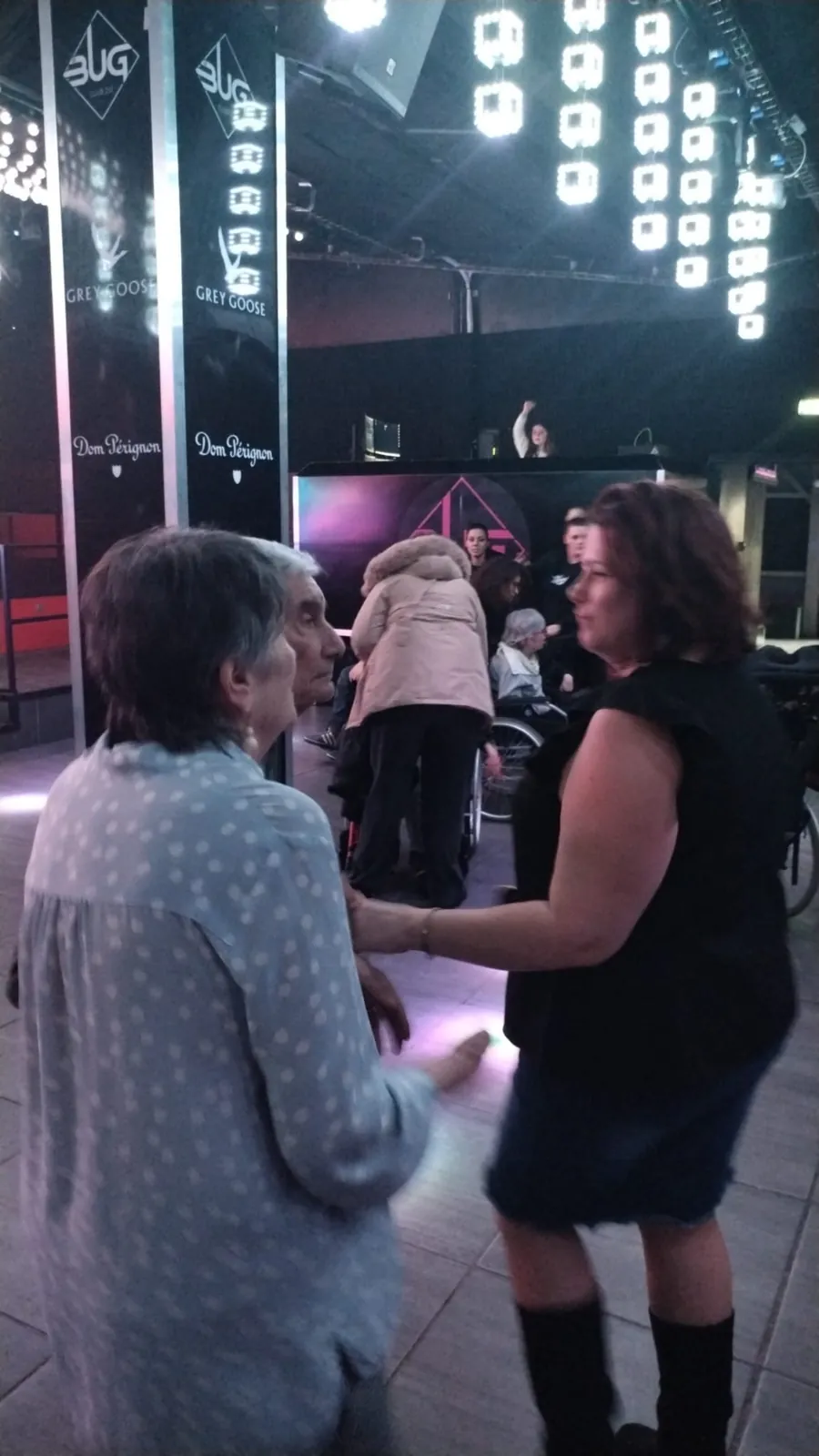 Après-midi festive à la discothèque de Beauvais 