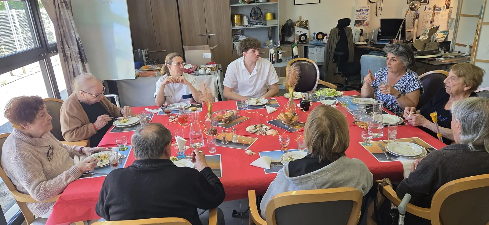 La table thérapeutique : un moment de partage à la Résidence Les Jonquilles