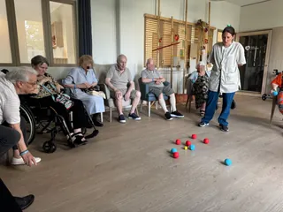 Jeux de motricité à l'EHPAD Le Sorbier de Fonsorbes : découverte de la Boccia