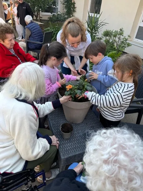 Planter, créer, partager : le printemps qui rapproche les générations