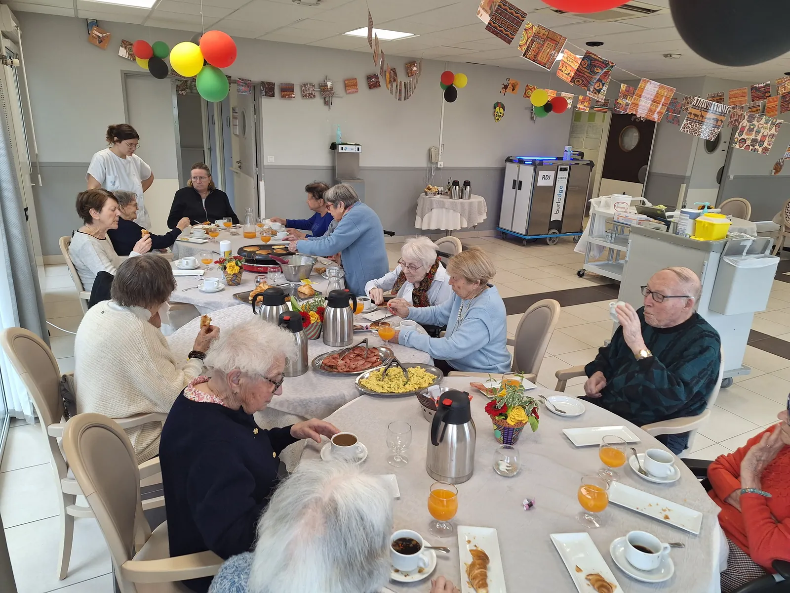 Partage d'un petit dejeuner collectif