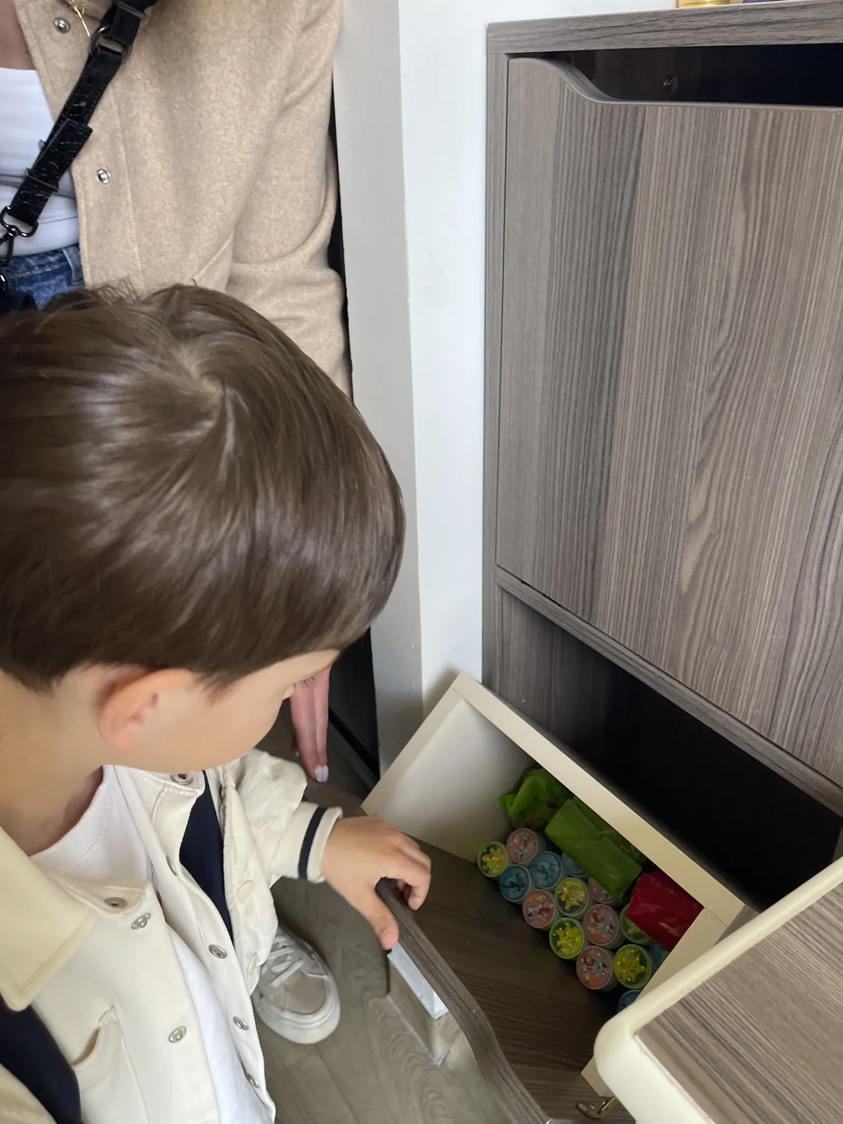 Une joyeuse chasse aux œufs intergénérationnelle 