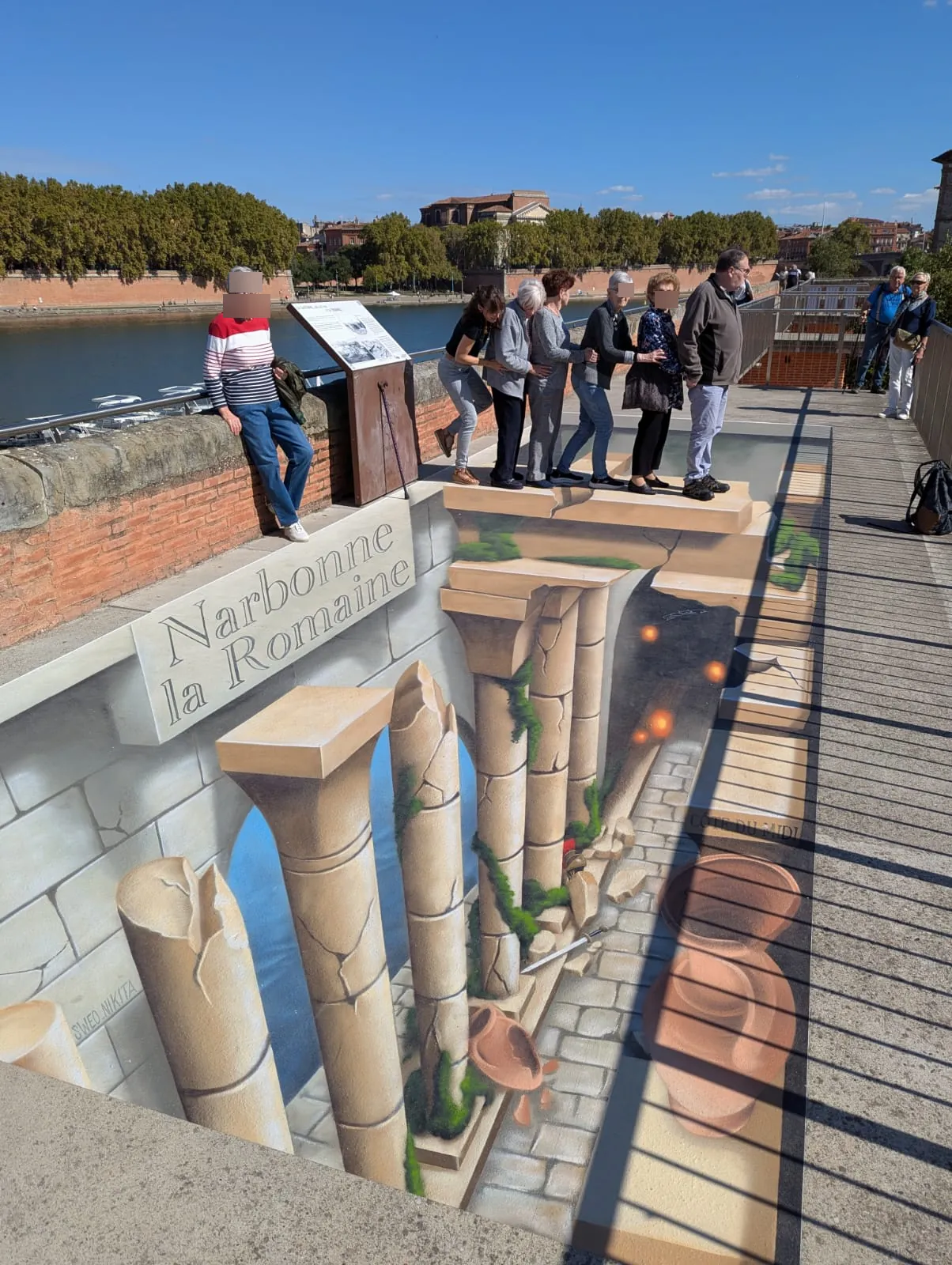 Trompe-l’œil géants sur les quais de la Garonne 