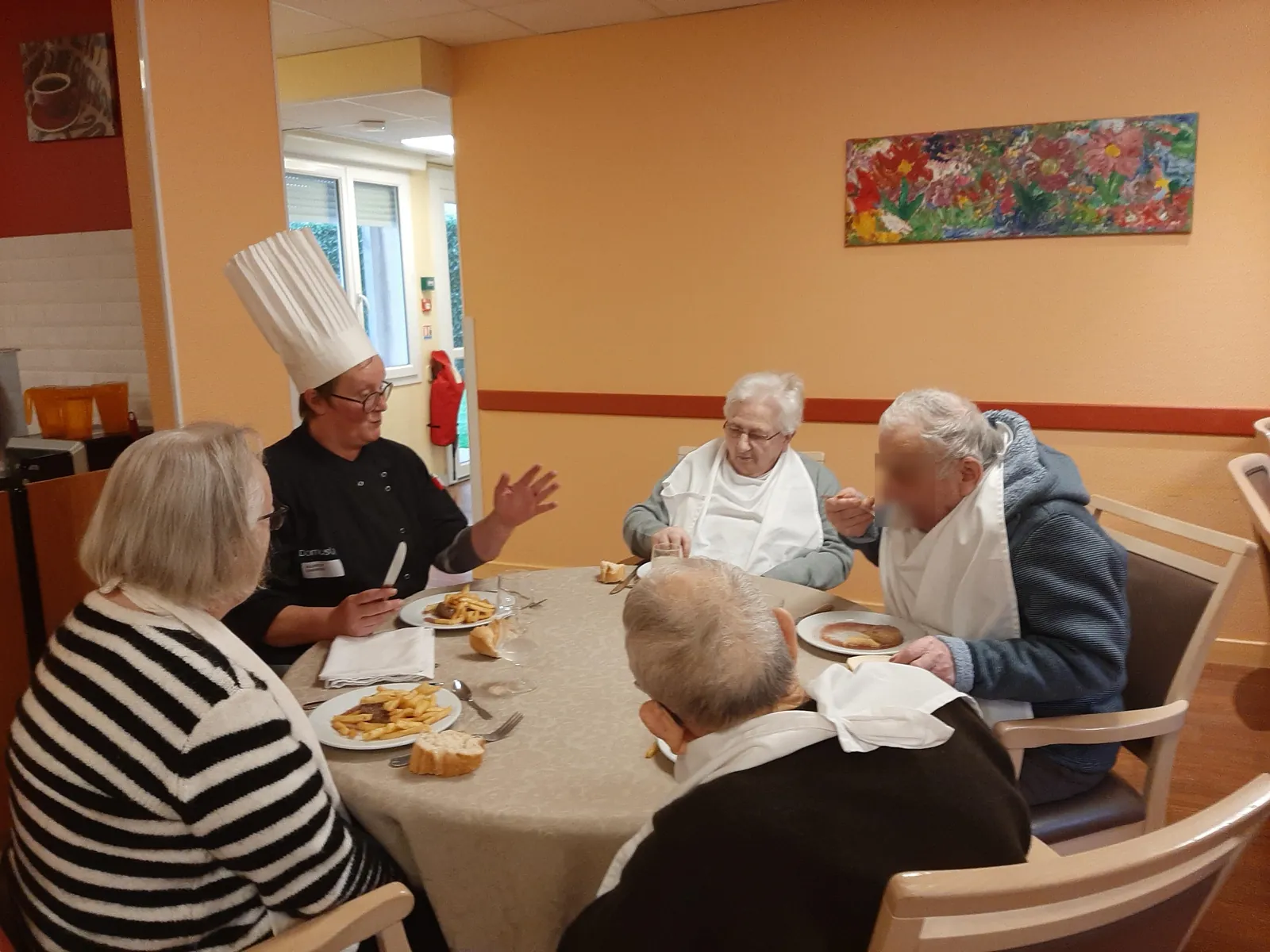 Chef, à table, à l'Unité Protégée