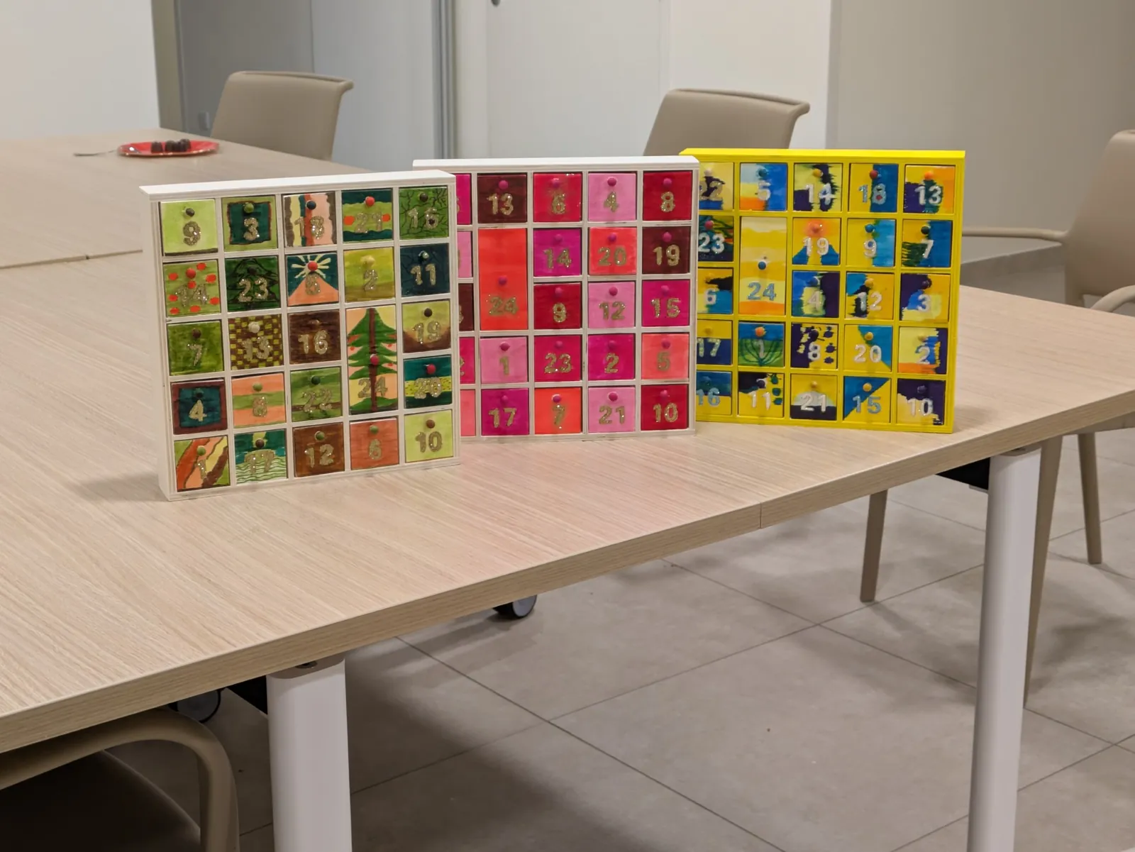 Les résidents de Bastide décorent les calendriers de l’Avent