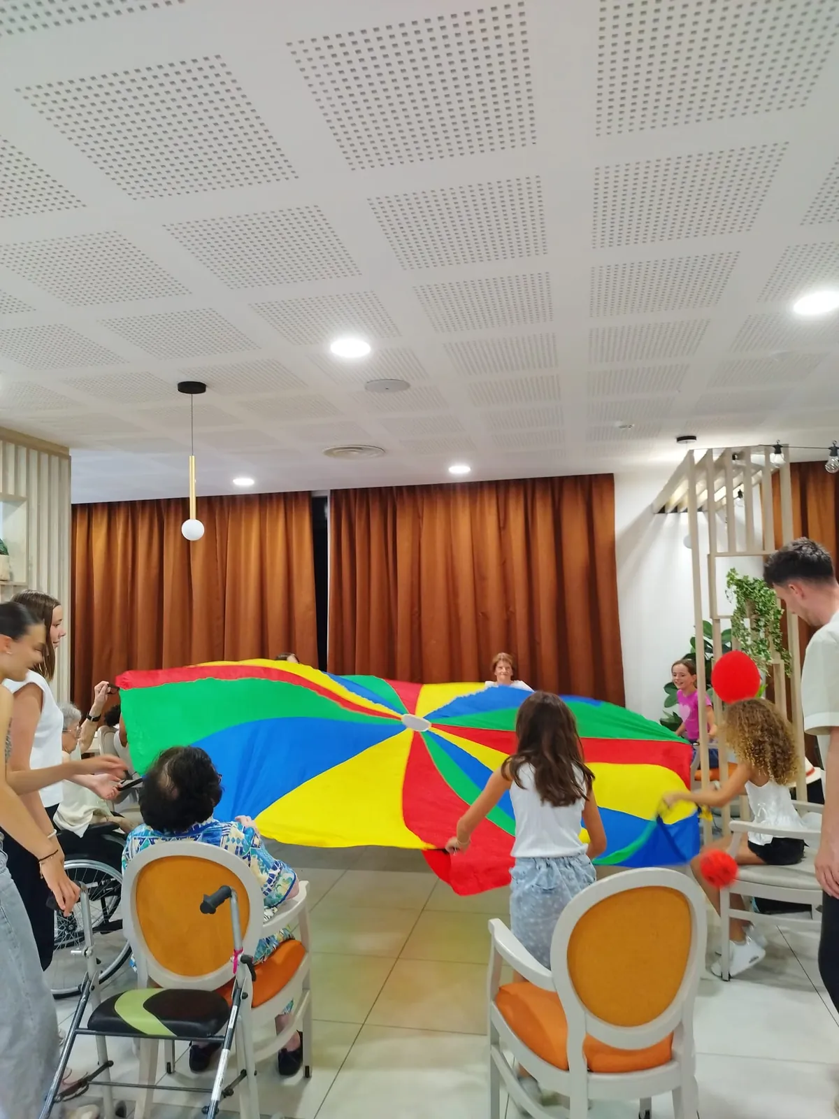 Rencontre intergénérationnelle avec l'école de Dommartin 