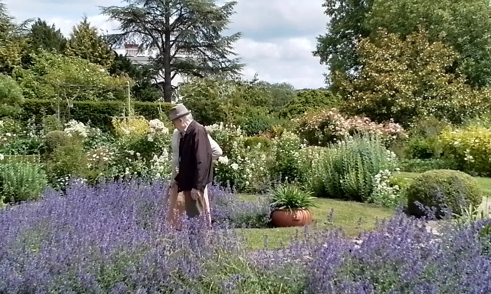 Sortie de ce jeudi : Visite des Jardins de Viels Maison
