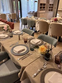 Des centres de table réalisés avec passion par nos résidents
