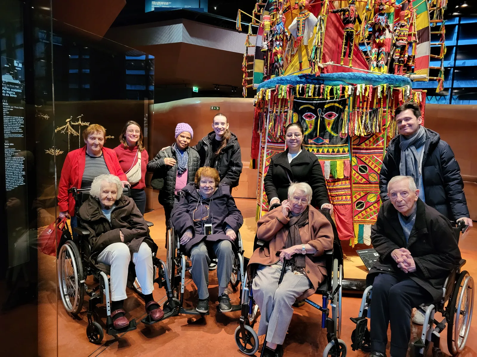 la sortie de musée de  quai Branly a paris 