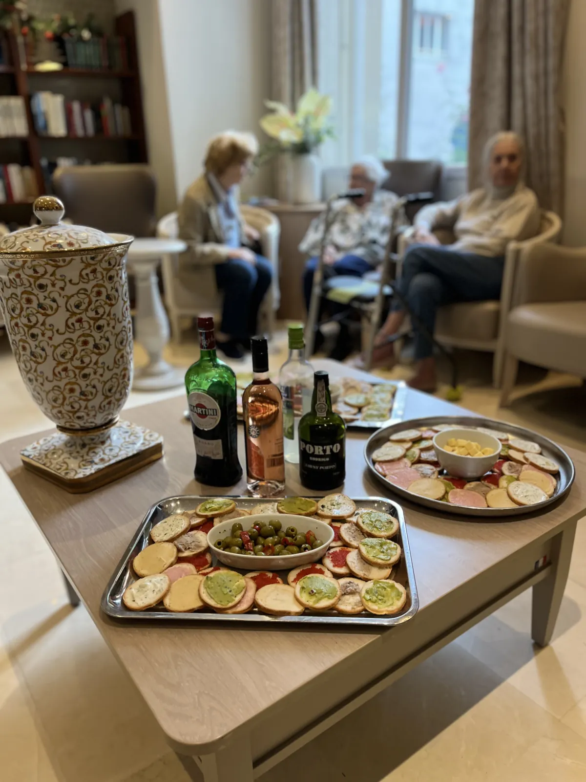 Une parenthèse de convivialité autour d’un apéritif partagé aux Marines