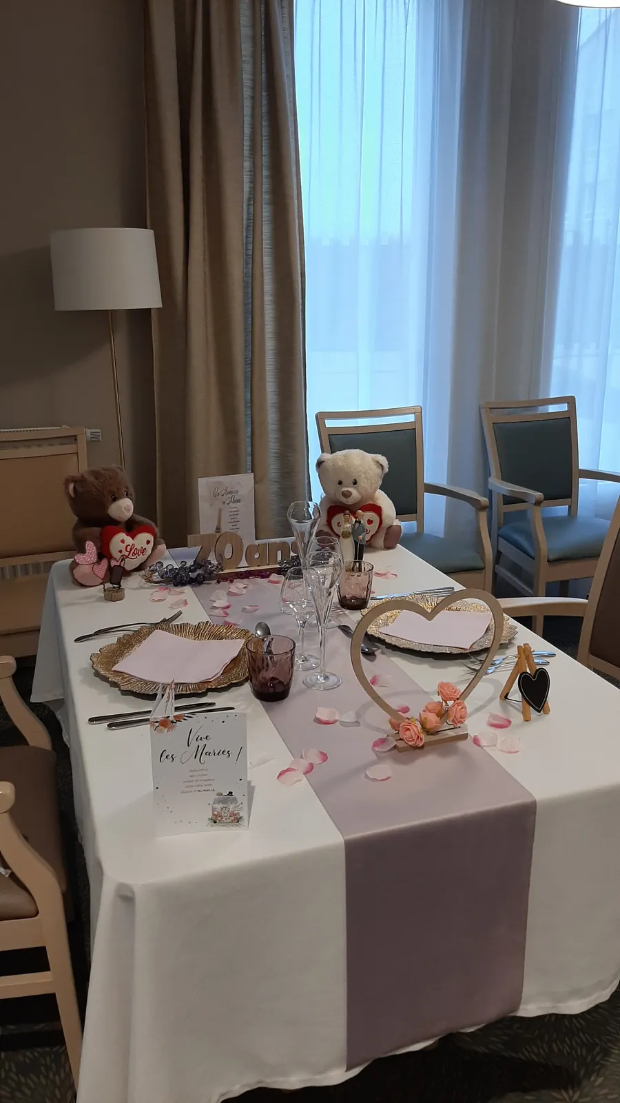 Une petite fête se prépare aux Boutons d'Or