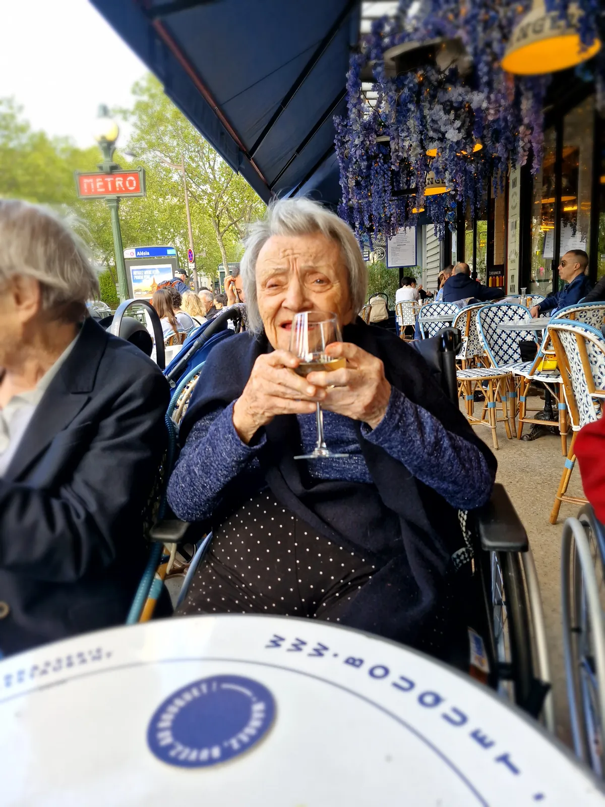 Garçon, un café s'il vous plaît ! 