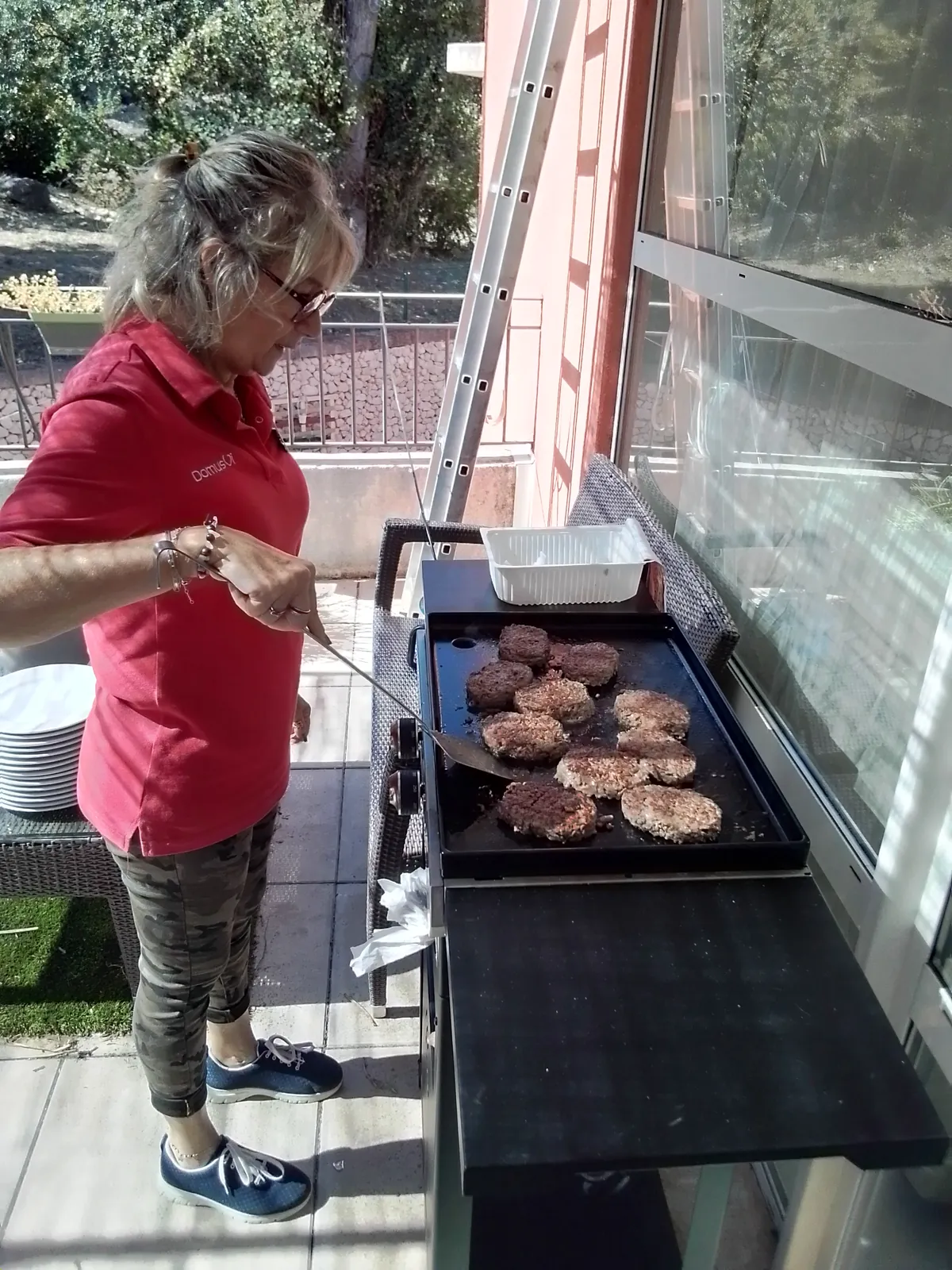 Barbecue sur la terrasse de l’huveaune 