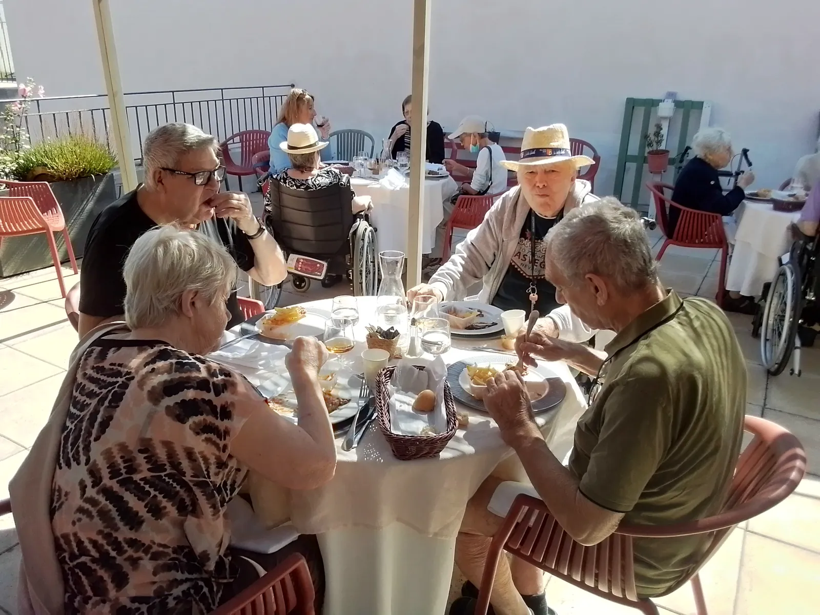 Barbecue sur la terrasse de l’huveaune 