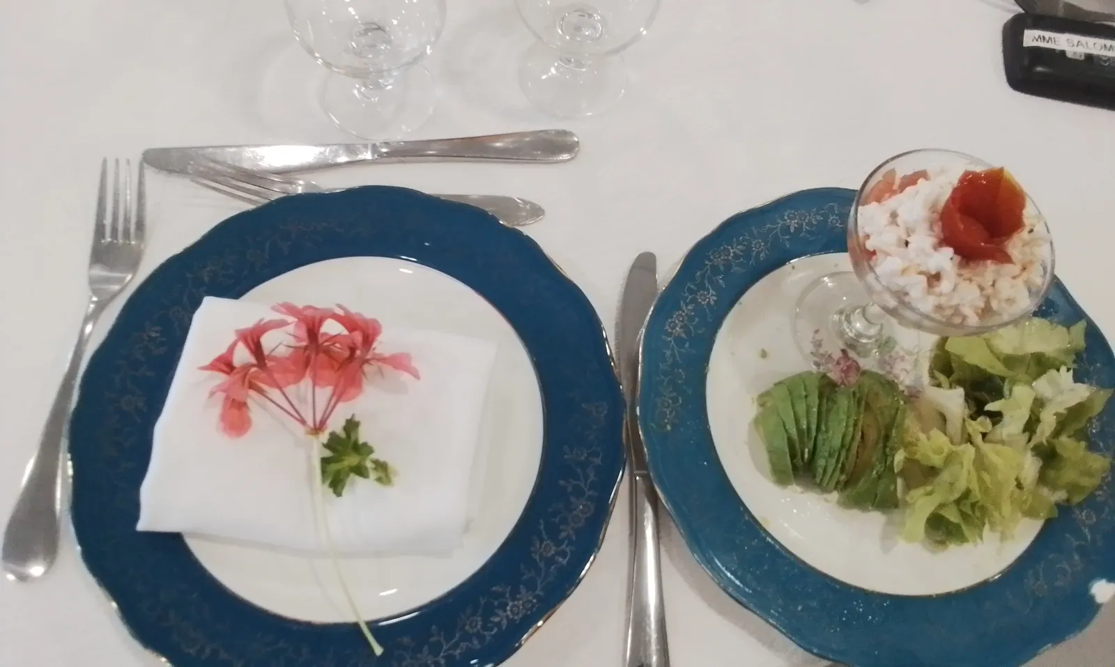 Table d'hôtes organisé par Sylvie avec l'aide des résidents