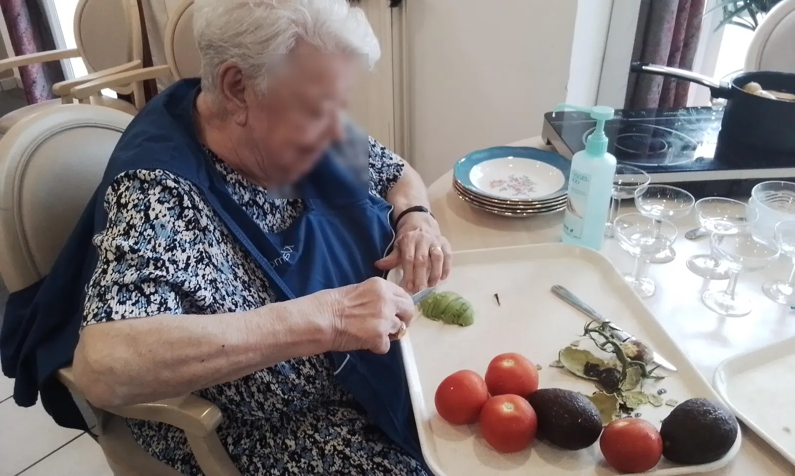 Table d'hôtes organisé par Sylvie avec l'aide des résidents