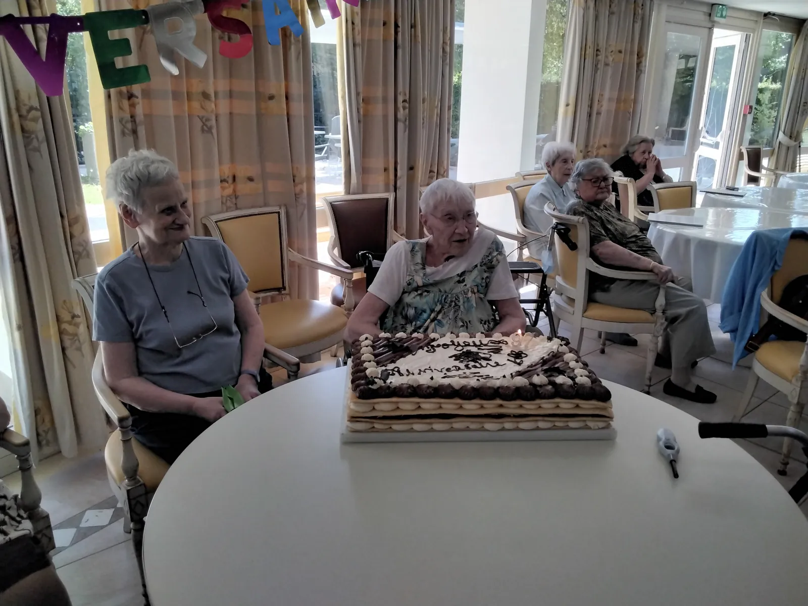 LES ANNIVERSAIRES DU MOIS D'AOUT LE JARDINS MEDICIS PROVINS