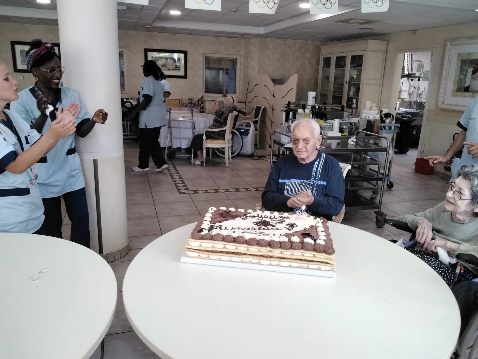 LES ANNIVERSAIRES DU MOIS D'AOUT LE JARDINS MEDICIS PROVINS