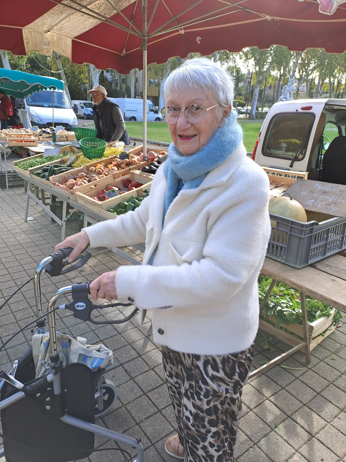 Les résidents de Saint-Jean vont au marché place Jasmin d'Agen