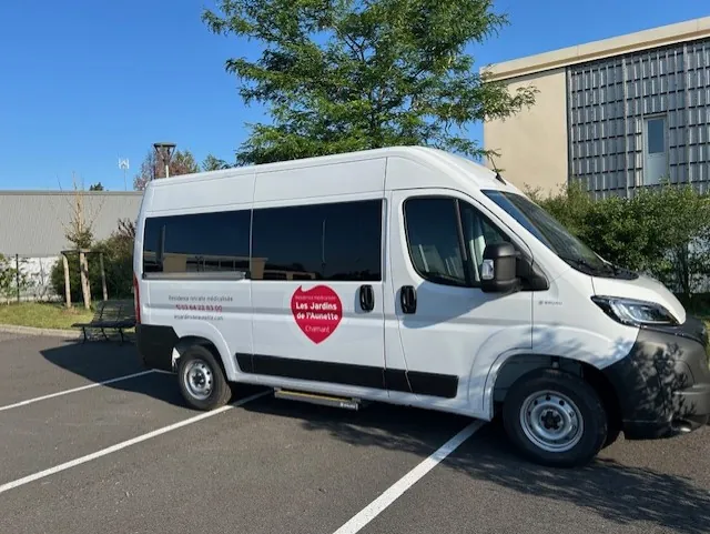  Un minibus à la Résidence 