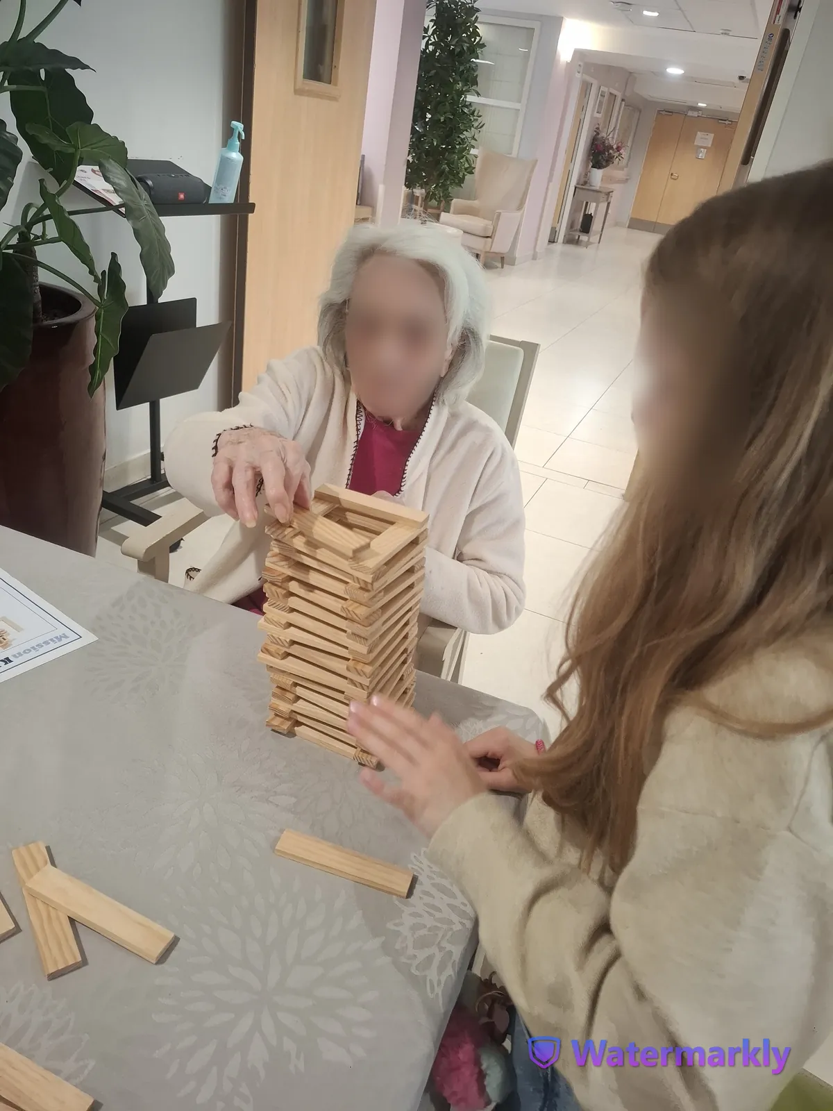 Un beau moment d’échanges intergénérationnels autour des jeux de société