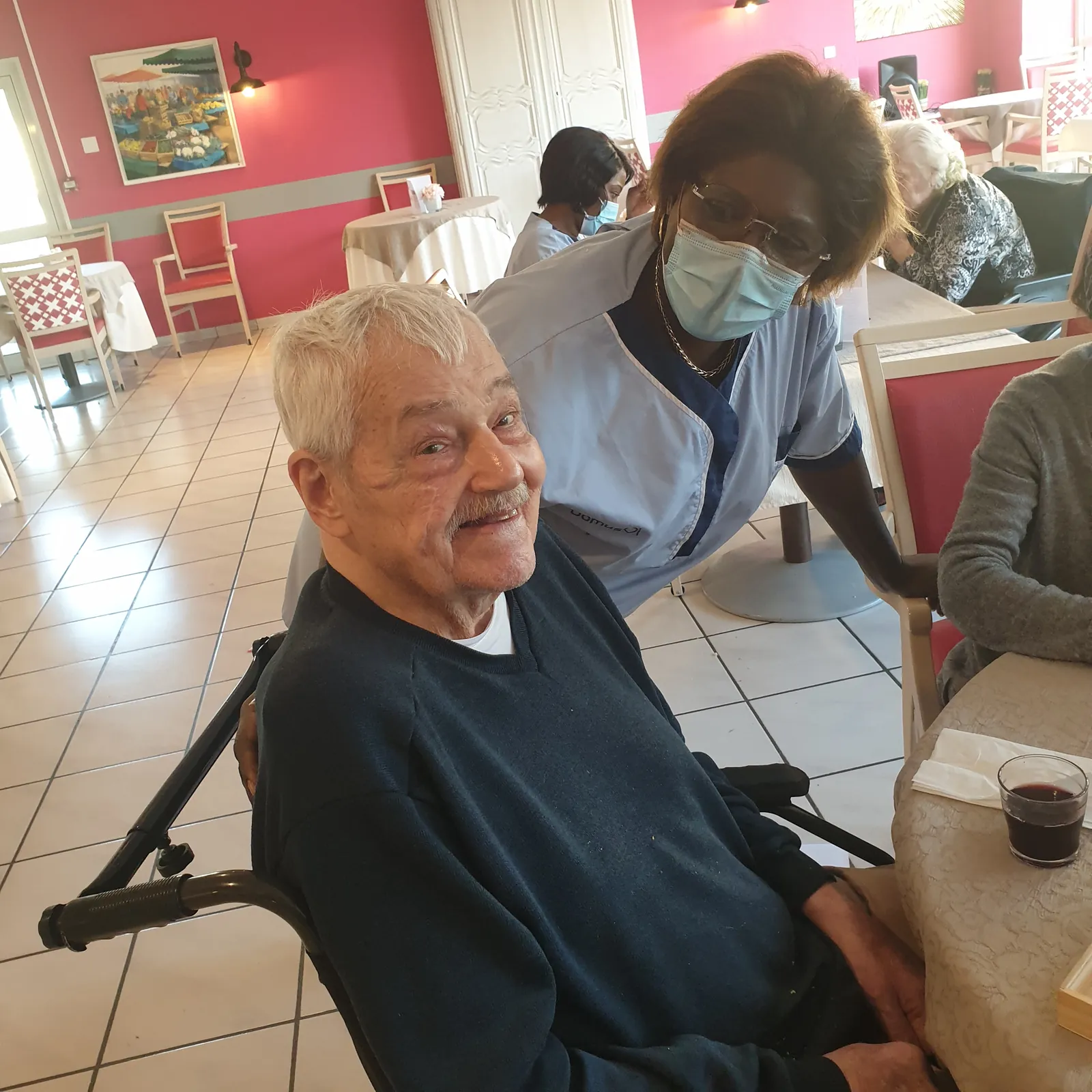 Jeux de société avec les aides soignantes 